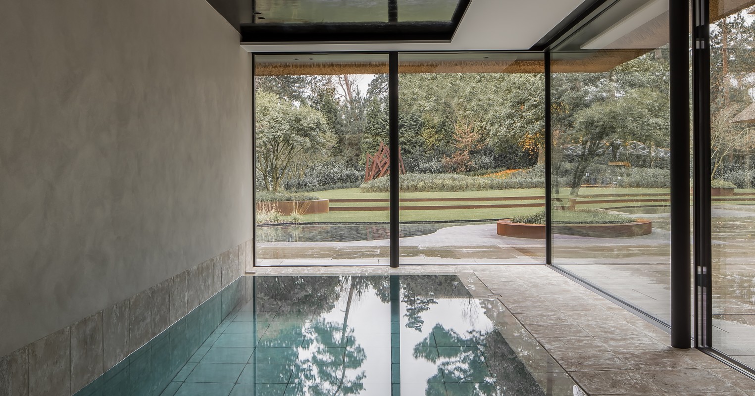 Een overdekt zwembad, summum van luxe | VILLAS